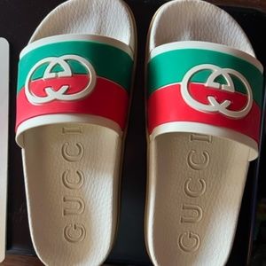 Womens Gucci Slides, size 38